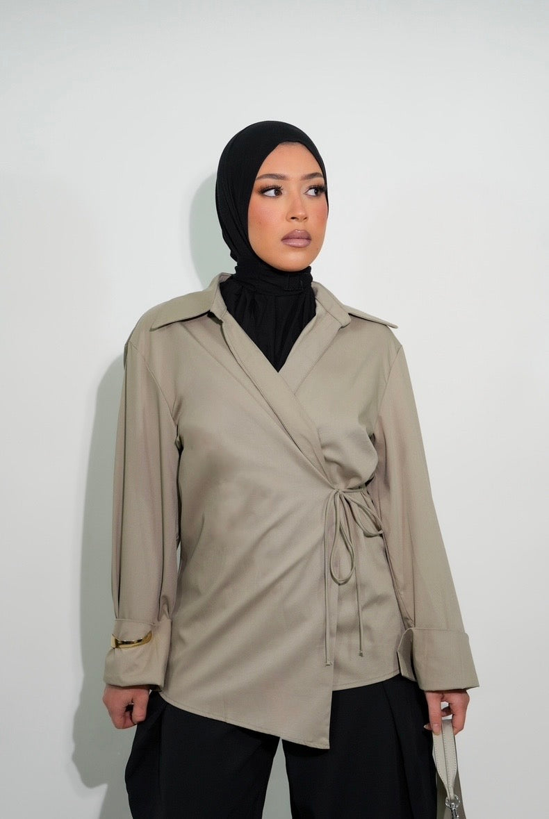 Chemise à nouer asymétrique